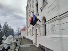 Engedélyekre vár a Tamási Áron Gimnázium, hogy betömhesse az árkot, ami a bentlakás összeomlásához vezetett