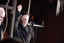 Szerbiai választások: könnygáz és előállítások; az ellenzék román származású vezetője nem adja fel az éhségsztrájkot