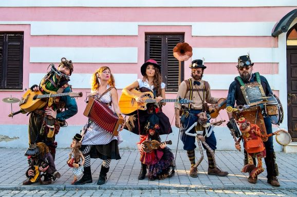 Pénzt kapott a kolozsvári filharmónia és a bábszínház