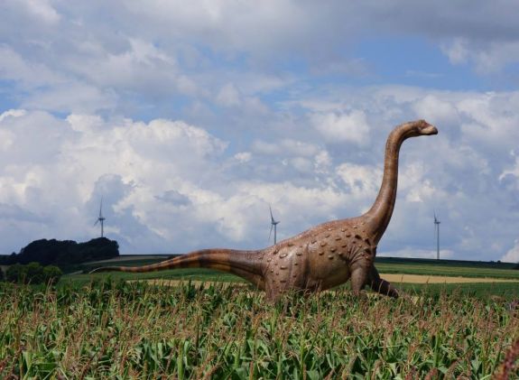 Magyarosaurus dacus – mit keres egy dínó a színpadon?