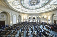 A szenátorok megszavazták szerdán a házbizottság új összetételét