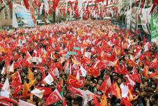 Törökország érdekvezérelt játszmája a háború farvizén