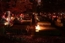 Újra eladják az elhagyatott sírhelyeket a nagyváradi köztemetőben