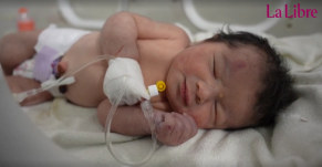 Élő újszülöttet találtak a romok alatt halott édesanyja mellett