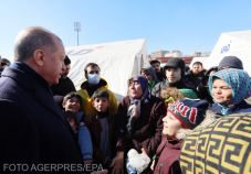 Letámadták az emberek Erdogant a katasztrófa sújtotta területen