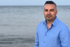 Előzetesben marad a pedofíliával gyanúsított újságíró