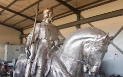 Még idén visszatérhet a nagyváradi várba Szent László király szobra