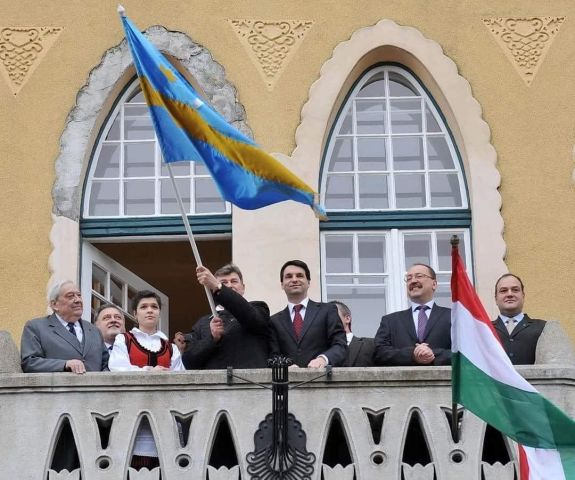 Román–magyar diplomáciai vita a székely zászló miatt – a román külügy szerint Székelyföld nem létezik