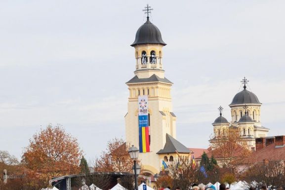 Román sikertörténetként tálalják a gyulafehérvári nagygyűlést a magyar harmadikosok tankönyvében