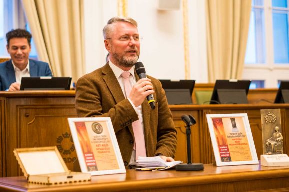 Azok a külföldön tanuló hallgatók kaphatnak állami ösztöndíjat, akikből itthon hiány van