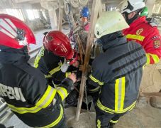 Beesett a magtározóba egy munkás az Arad megyei Újszentannán