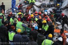 Van remény: 128 óra után mentettek ki a romok alól egy 2 hónapos csecsemőt