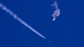 Az Egyesült Államok felülvizsgálja a légiközlekedési szabályokat az azonosítatlan légi tárgyak körüli vita nyomán