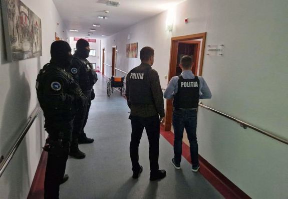 FRISSÍTVE - Őrizetbe vettek egy orvost a holttestekből kiműtött, újrahasznosított szívritmus-szabályozók ügyében