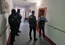 FRISSÍTVE - Őrizetbe vettek egy orvost a holttestekből kiműtött, újrahasznosított szívritmus-szabályozók ügyében