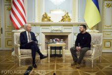 FRISSÍTVE - Joe Biden meglepetésszerű látogatást tett Kijevben