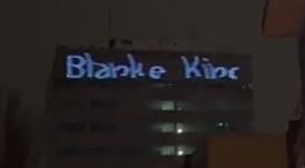 Rasszista szövegeket vetítettek az eindhoveni önkormányzat falára