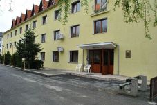 Idősotthonokat zárt be fogyasztóvédelem, közben a sepsiszentgyörgyi székházuk ijesztően néz ki