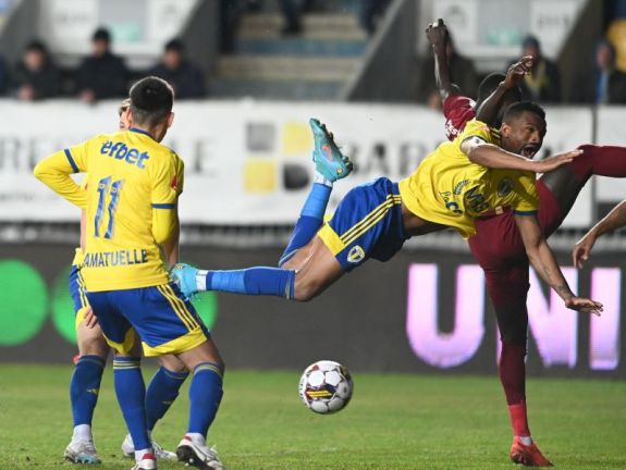 SuperLiga: kiütéssel nyert a címvédő a forduló záró meccsén