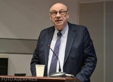 Nem sérti az alaptörvényt a polgármesterek és megyei tanácselnökök béremeléséről szóló jogszabály