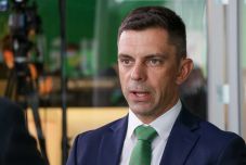 A kormányfő ellenőrző testülete elé kerül a sportminisztérium és a hokiszövetség vitája?