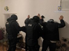 FRISSÍTVE – Embercsempész-hálózatot számoltak fel a rendőrök