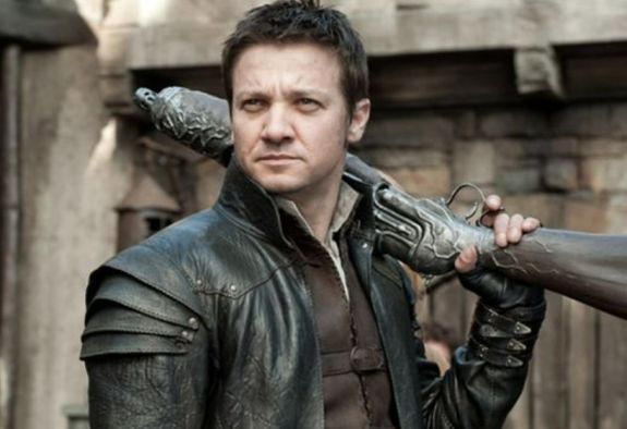 Kritikus, de stabil a balesetet szenvedett Jeremy Renner amerikai színész állapota