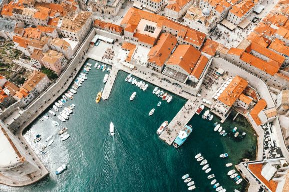 Az alig 4 millió lakosú Horvátországban 18,9 millió turista nyaralt tavaly