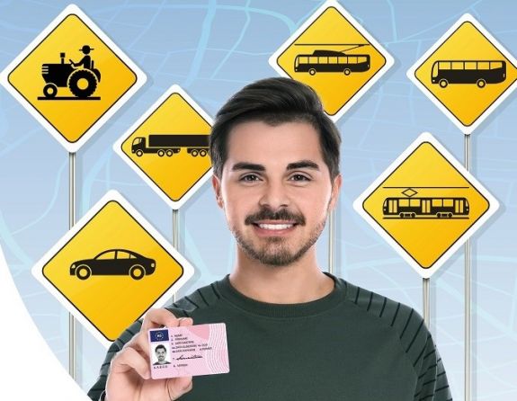 Jogosítvány a jövőhöz: hátrányos helyzetű fiatalokat támogatnak a járművezetői engedély megszerzésében