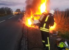 Menet közben gyulladt ki egy autó Temes megyében