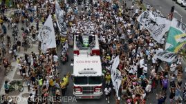 Édesapja mellé helyezték örök nyugalomra Pelét 