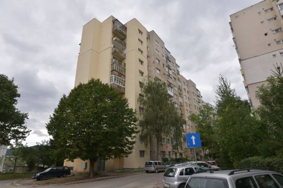 Sepsiszentgyörgy: körülményes a földrengésveszélyes tömbházak megerősítése