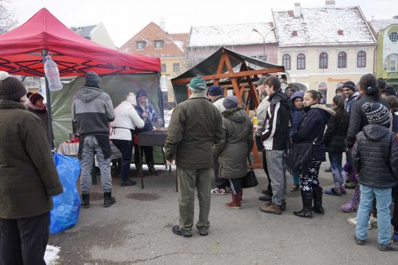 Jótékonysági ételosztásra készülnek Kézdivásárhelyen
