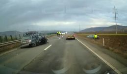 Szabálytalan előzés: öt személy kórházba került