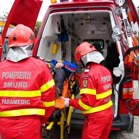 FRISSÍTVE - Súlyos baleset Erdélyben, autóbusz ütközött személygépkocsival, hárman életüket vesztették