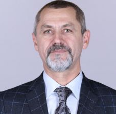 Kizárta és lemondásra szólította fel feleségverő képviselőjét az AUR 