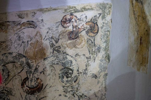 FRISSÍTVE – Különleges reneszánsz kori falképeket találtak felújítás közben a kolozsvári Herepei-házban