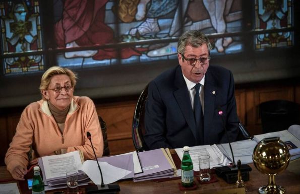 Enyhítette a párizsi fellebbviteli bíróság a Balkany házaspár börtönbüntetését