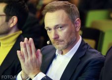 Felfüggeszthetik a német pénzügyminiszter mentelmi jogát