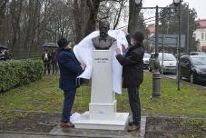 Szobrot állítottak Ligeti Antal festőművésznek Nagykárolyban