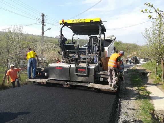 Sepsibükszádon és Apában utakat korszerűsítenek, Pusztadarócon szennyvízhálózatot építenek