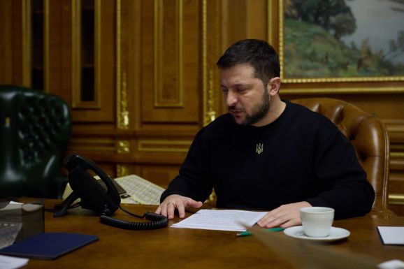 Zelenszkij haditanácsot hívott össze a Bahmutnál és Szoledarnál kialakult helyzet miatt