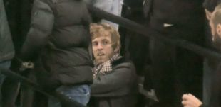 Örökös kitiltásra számíthat az Arsenal kapusát hátba rúgó Spurs-drukker