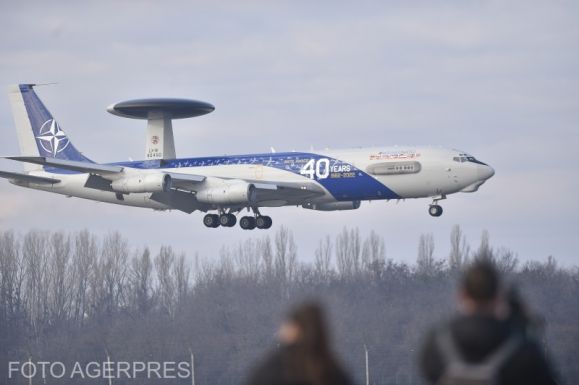Megérkezett Romániába az első AWACS légtérellenőrző repülőgép