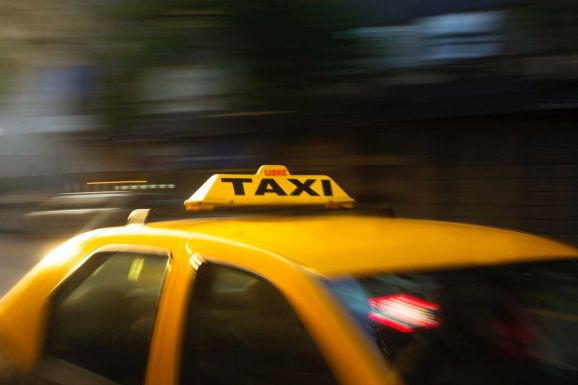 Egy Bukarestben történt eset tartotta lázban a kolozsvári taxisofőröket