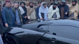 Bugatti-külső alatt egy húszéves Toyota Corolla-motor rejtőzik a tálibok által tervezett sportautóban 