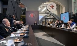 Putyin történelmi párhuzamokkal indokolta az ukrajnai háborút