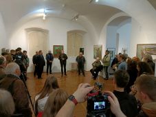 A szürrealizmustól a hagyományszeretetig – Szabó Vilmos munkáit hozták el a Bánffy-palotába