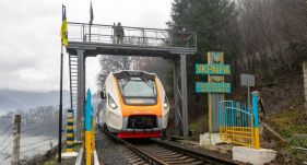 Újra közlekednek személyvonatok Románia és Ukrajna között