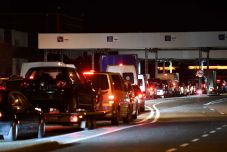 Kétszer annyian hagyták el az országot, mint amennyiben érkeztek az elmúlt egy napon